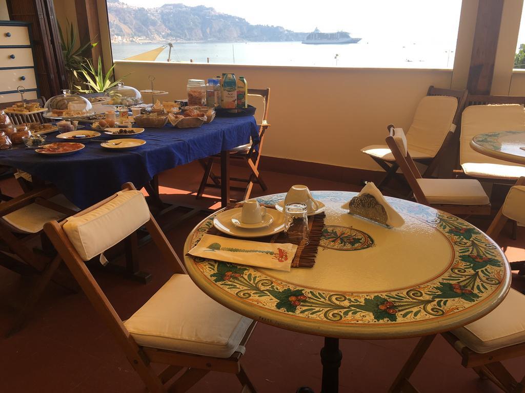 B&B Baia Delle Sirene Giardini Naxos Bagian luar foto