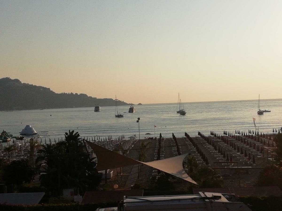 B&B Baia Delle Sirene Giardini Naxos Bagian luar foto